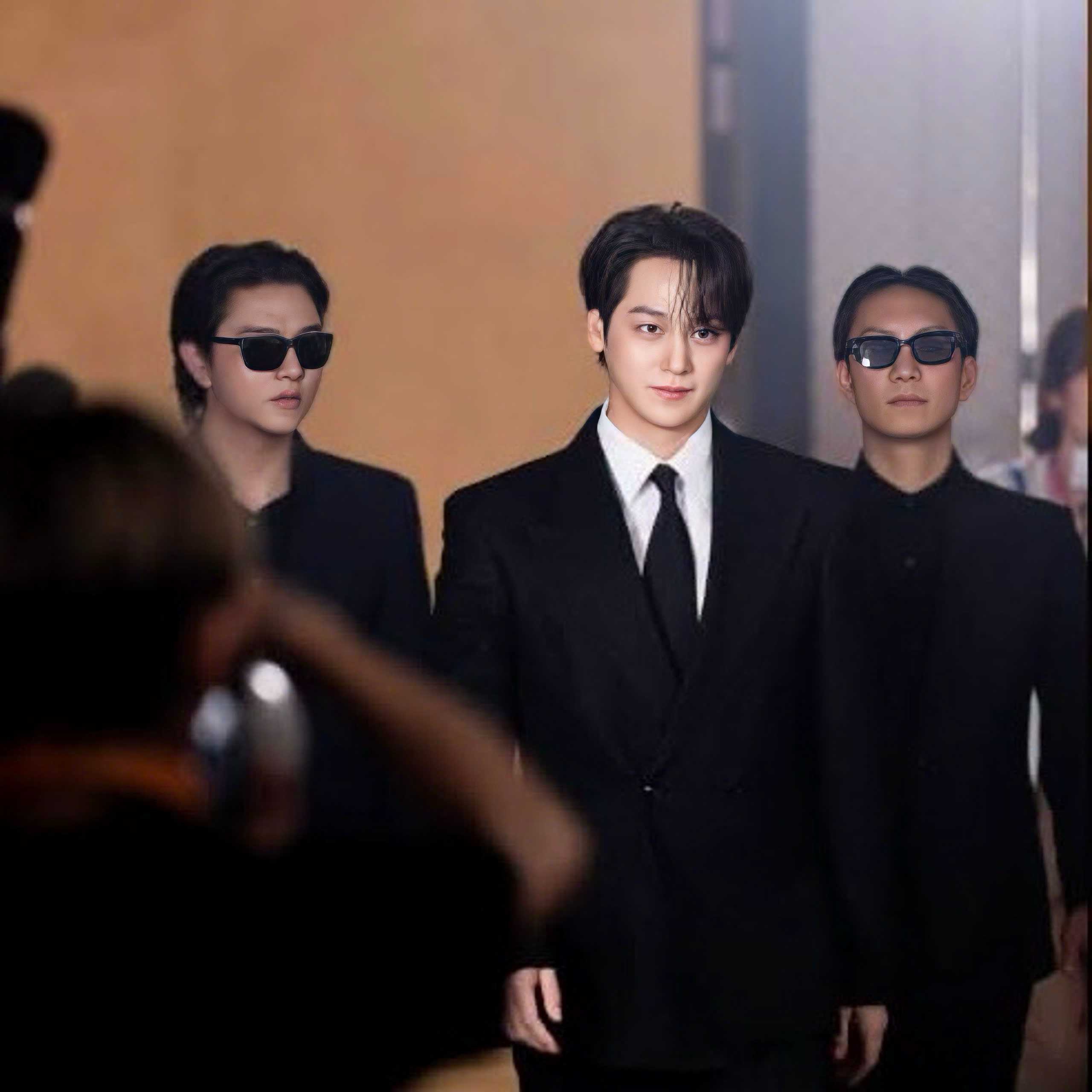 Danh tính 2 vệ sĩ người Việt đi cùng Kim Bum tại Beauty Summit 2026 gây chú ý: Đều là gương mặt triệu view trên mạng xã hội